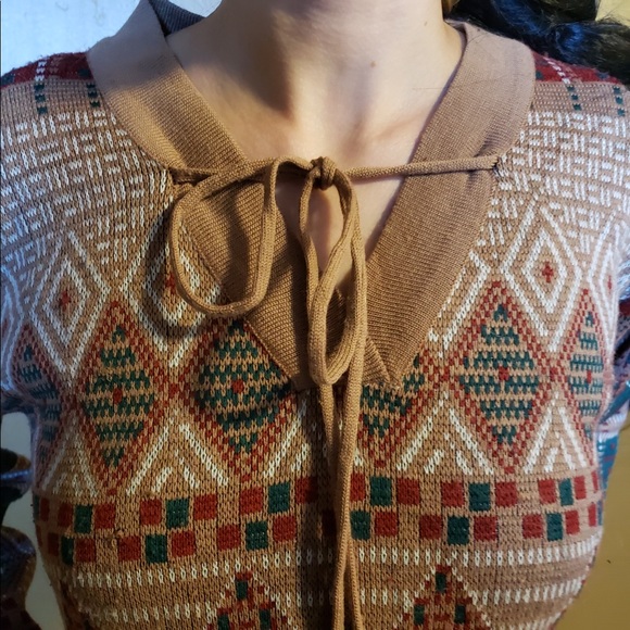 Vintage Geometric Sweater - Picture 4 of 6